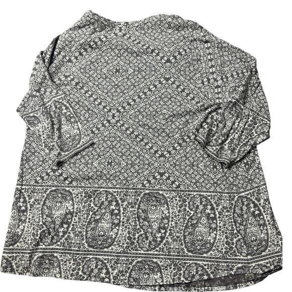 Lucky Brand 1X Boho Paisley Medallion Long Sleeve Top Gray Ivory Plus - Picture 8 of 8